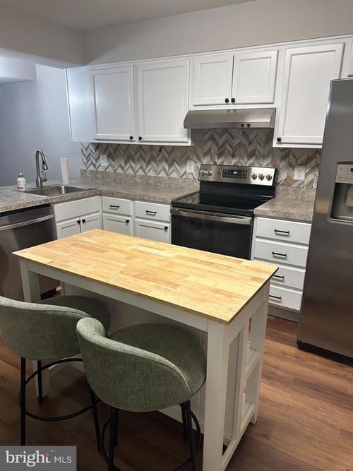 2069 Tanglewood Dr, WALDORF, MD, 20601-5227 | Card Image