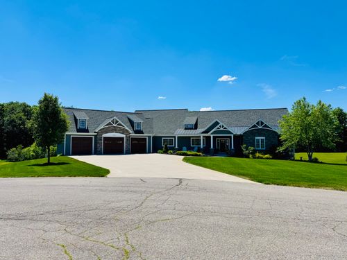 9546 Andrew Farm Ct Se, Alto, MI, 49302-8945 | Card Image