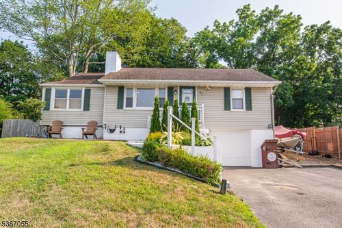 53 Lakeside Ave, Hardyston, NJ, 07460-1107 | Card Image