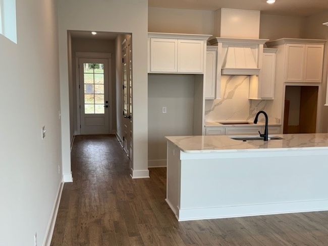 Kitchen and foyer | Image 10