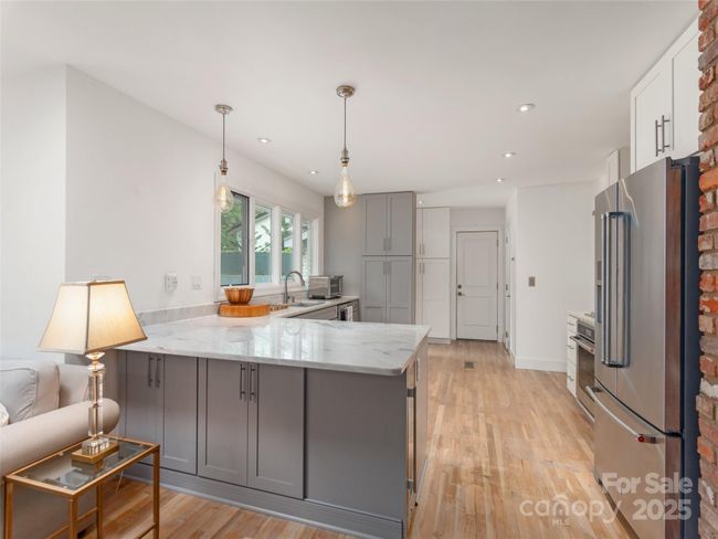 Kitchen | Image 11