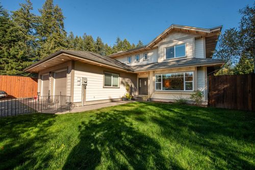 574 Veterans Rd, Gibsons, BC, V0N1V4 | Card Image