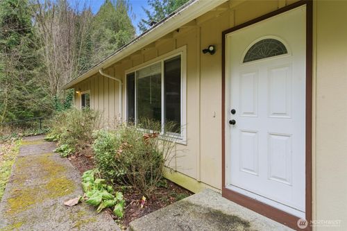 9010 Wyvern Dr Se, Port Orchard, WA, 98367-9010 | Card Image