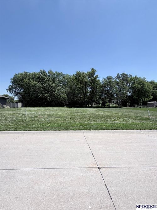 1018 Brickyard Dr, Hooper, NE, 68031-1351 | Card Image