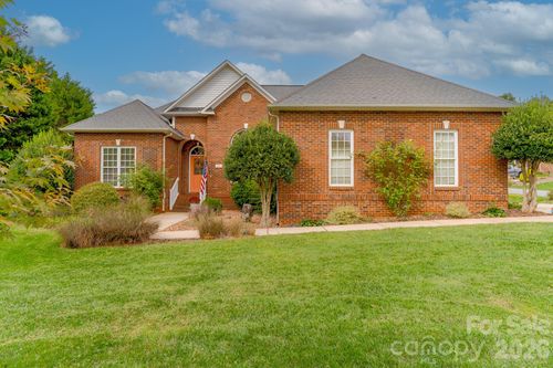 811 4th St Ne, Conover, NC, 28613-1802 | Card Image