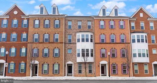 9541 Center St, MANASSAS, VA, 20110-5500 | Card Image