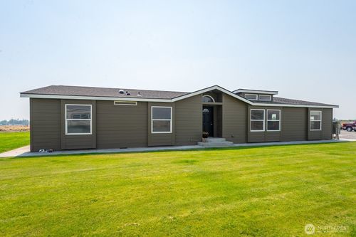 8379 Road Road 10 Nw, Ephrata, WA, 98823-9633 | Card Image