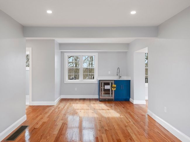 6 Lovis Ave, House other with 4 bedrooms, 3 bathrooms and 6 parking in Wakefield MA | Image 14