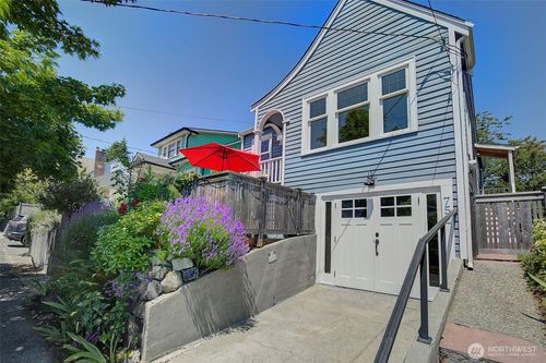 752 N 84th St, Seattle, WA, 98103-4328 | Card Image