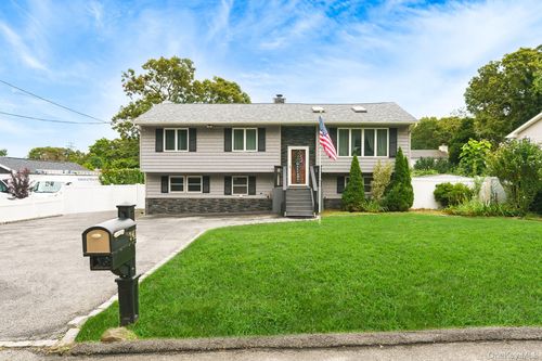 341 Avenue B, Ronkonkoma, NY, 11779-1942 | Card Image
