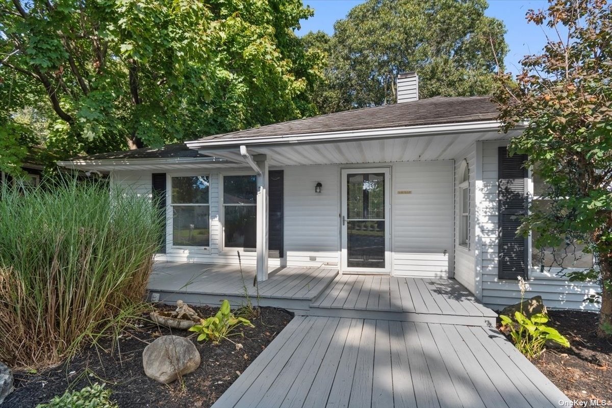 End Ave, Shirley, NY 11967