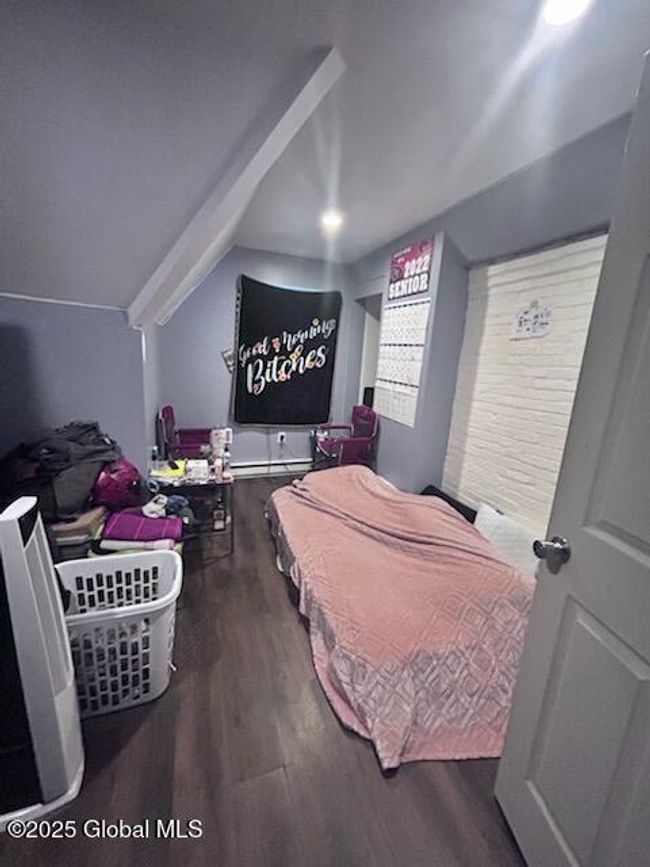 Unit 3 Bedroom 2 | Image 39