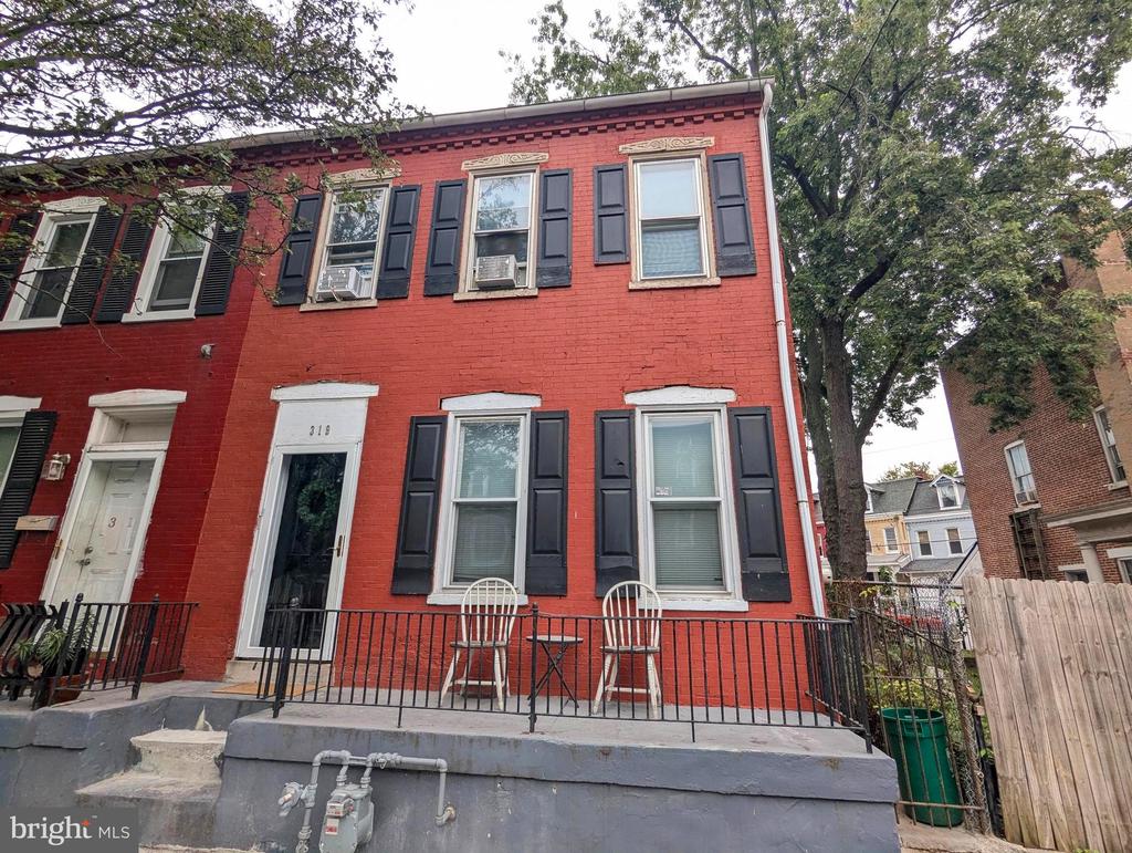 Queen St, Lancaster, PA 17603