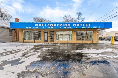 1689 Warwick Ave, Warwick, RI, 02889-1530 | Card Image