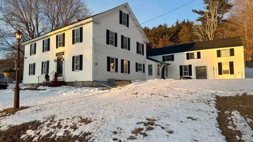 82 English Range Road, Derry, NH, 03038 | Card Image