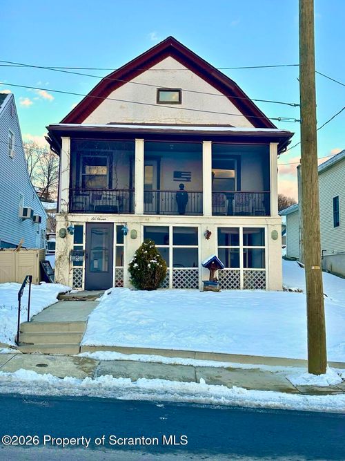 611 Chestnut St, Dunmore, PA, 18512-3030 | Card Image