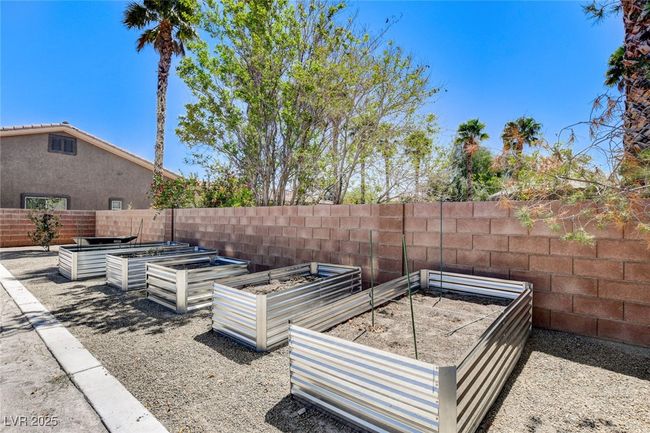 7504 Via Sistina St, House other with 3 bedrooms, 4 bathrooms and null parking in Las Vegas NV | Image 46