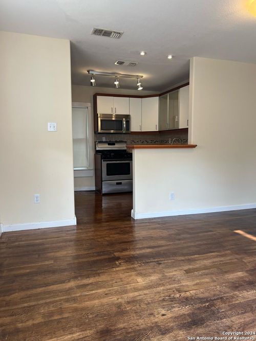 apt-202-429 W Mistletoe Ave, San Antonio, TX, 78212-3383 | Card Image
