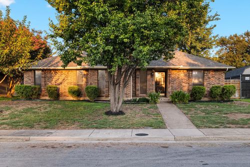 2728 Daybreak Dr, Dallas, TX, 75287-5815 | Card Image