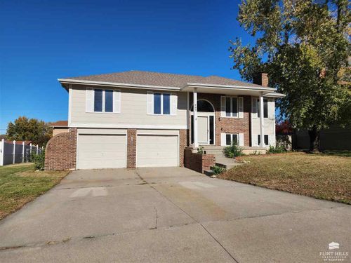 403 Arapahoe Court, Junction City, KS, 66441 | Card Image