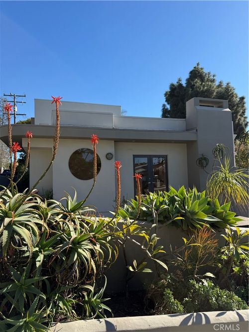 2616 Walnut Ave, Manhattan Beach, CA, 90266-2734 | Card Image