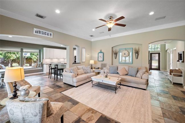 9519 Woodcliff Lake Dr, House other with 5 bedrooms, 5 bathrooms and 4 parking in Spring TX | Image 11