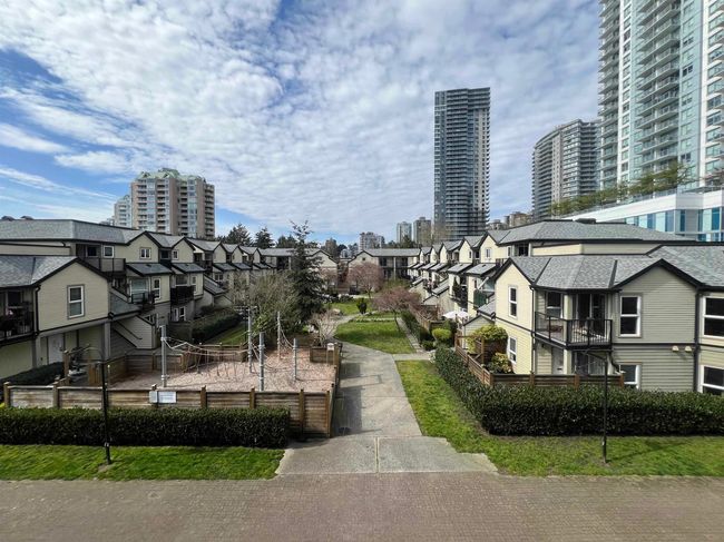 View of property's community with a residential view and a city view | Image 33