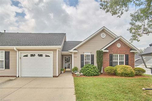 6828 Wingrave Rd, Clemmons, NC, 27012-8583 | Card Image