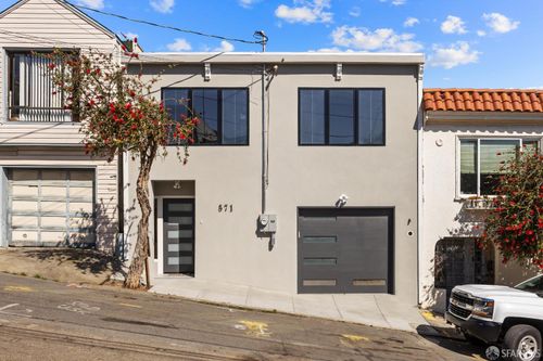571 Gates Street, San Francisco, CA, 94110 | Card Image