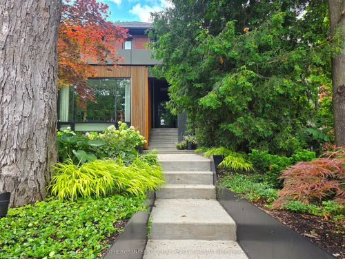 94 Walker Ave, Toronto, ON, M4V1G2 | Card Image