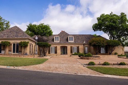 418 Coronado Dr, Kerrville, TX, 78028-3802 | Card Image