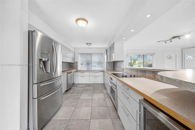 2632 Se 10 Th Ct, House other with 3 bedrooms, 2 bathrooms and null parking in Pompano Beach FL | Image 7