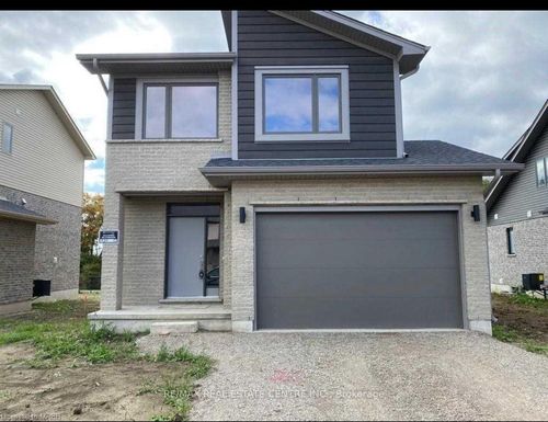 734 Chelton Rd, London, ON, N6M0H8 | Card Image