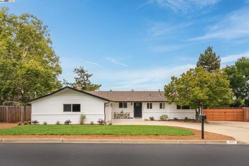 1377 El Camino Dr, Clayton, CA, 94517-2104 | Card Image