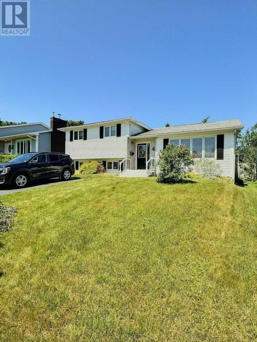 4 Oxford Cres, Mount Pearl, NL, A1N2X7 | Card Image