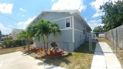 1488 W 31st St, Riviera Beach, FL, 33404-3550 | Card Image