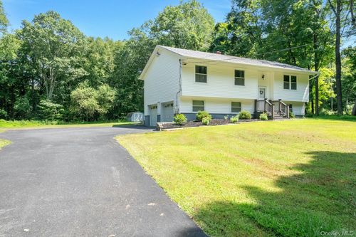 334 Wood St, Mahopac, NY, 10541-5204 | Card Image