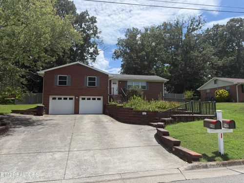 947 N Linden Dr, Alcoa, TN, 37701-1815 | Card Image
