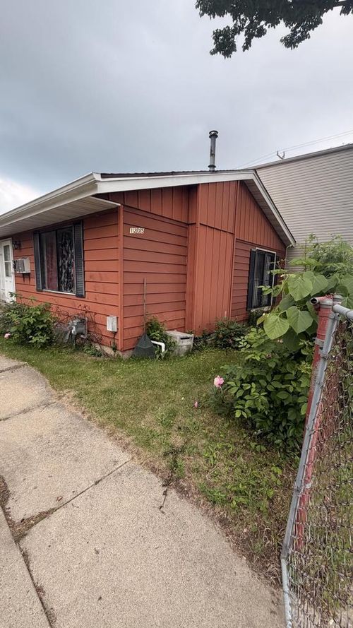 1205 Dr Martin Luther King Drive, RACINE, WI, 53404 | Card Image