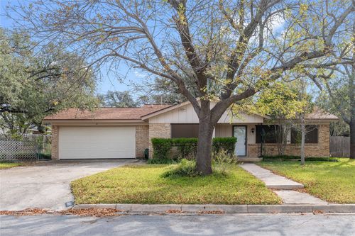 1600 Broadmoor Dr, Brownwood, TX, 76801-6510 | Card Image