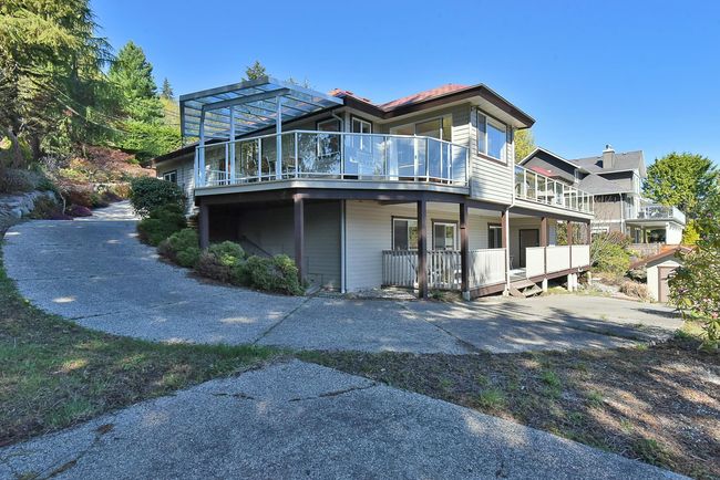 6274 Fairway Avenue, House other with 6 bedrooms, 3 bathrooms and null parking in Sechelt BC | Image 32