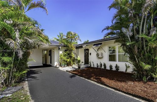 731 Ne 16th St, Fort Lauderdale, FL, 33304-1138 | Card Image
