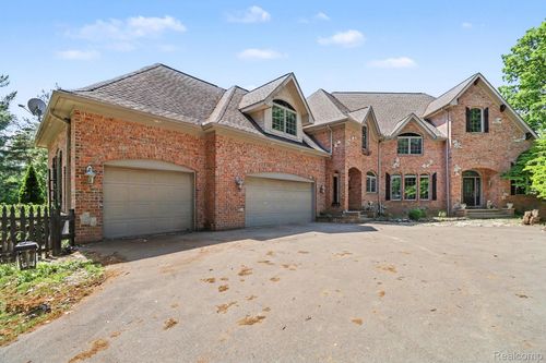 16400 Easudes Rd, Grass Lake, MI, 49240-9674 | Card Image