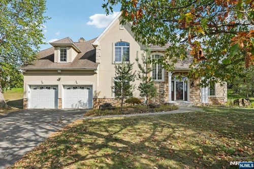 4 Forest Hill Dr, Wayne, NJ, 07470-3749 | Card Image