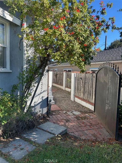 2154 El Molino Ave, Altadena, CA, 91001 | Card Image