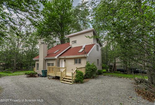 3084 Briarwood Dr, Tobyhanna, PA, 18466-3025 | Card Image