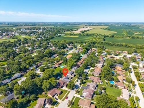 520 Chestnut Ln, Beecher, IL, 60401-6605 | Card Image