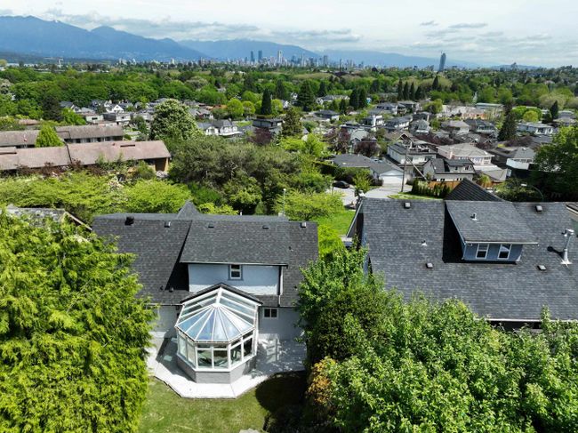 3337 Quesnel Drive, House other with 6 bedrooms, 4 bathrooms and null parking in Vancouver BC | Image 5