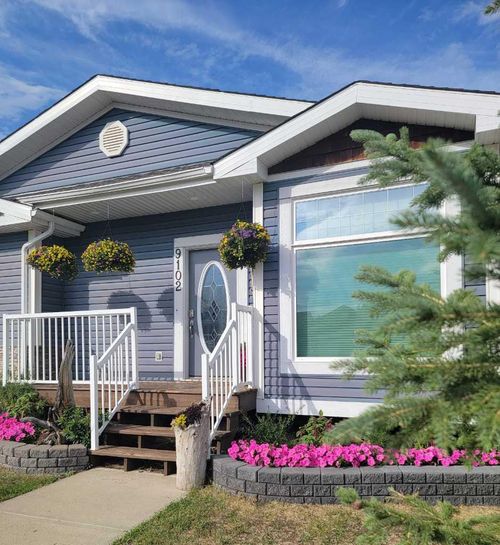 9102 127 Ave, Peace River, AB, T8S1W7 | Card Image