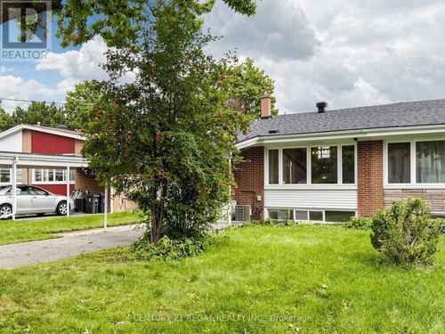77 Billington Cres, North York, ON, M3A2G7 | Card Image